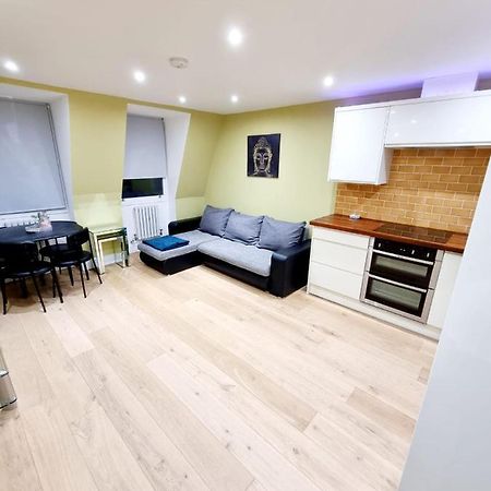 Stylish London Apartment With Terrace & Parking Dış mekan fotoğraf