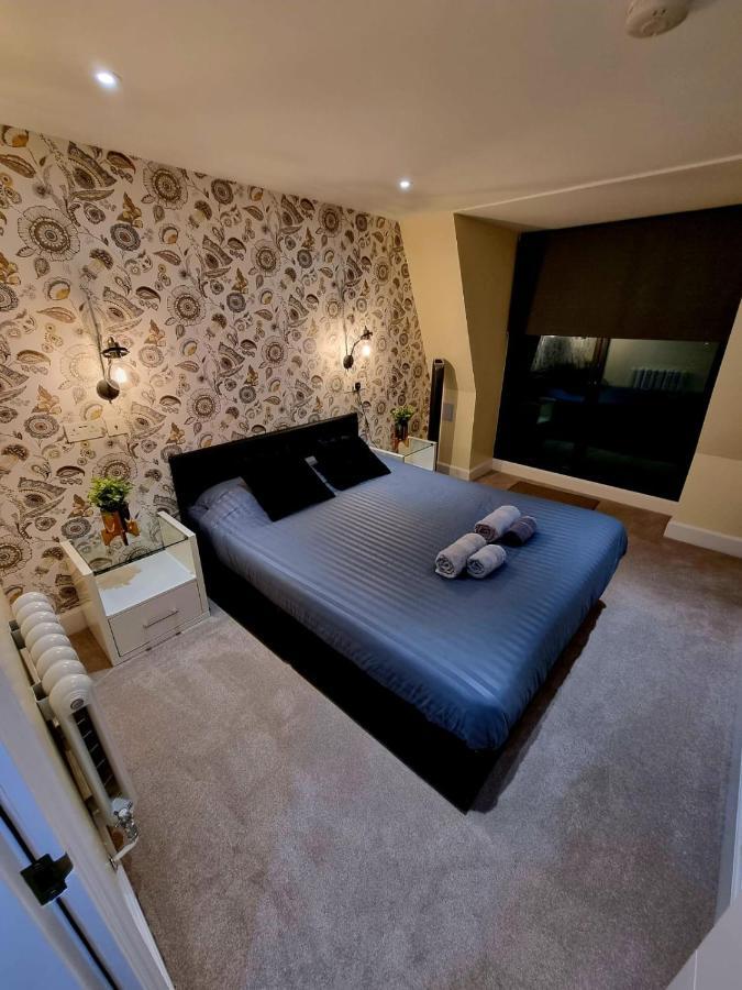 Stylish London Apartment With Terrace & Parking Dış mekan fotoğraf